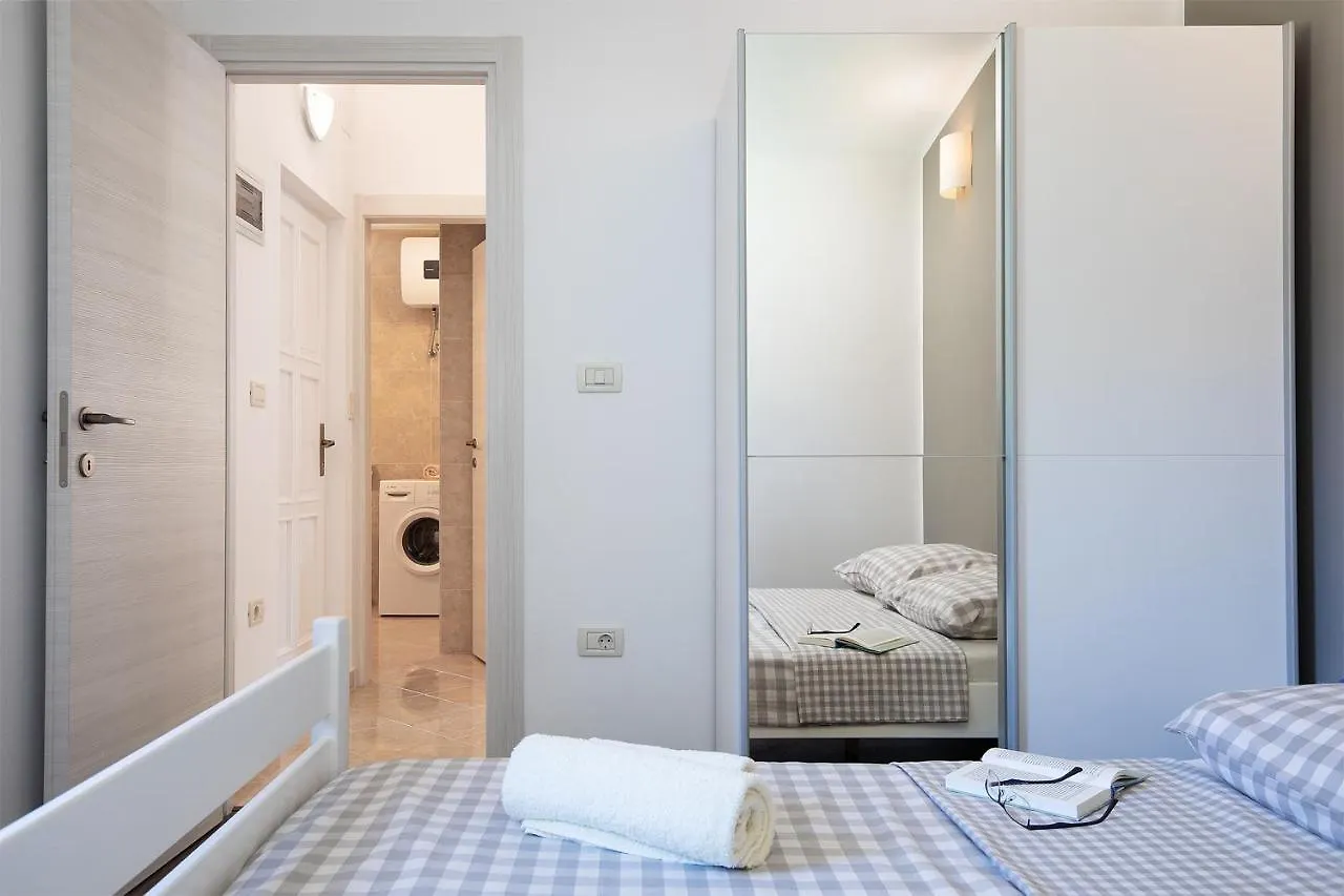 Sandy Bay Apartments - Free Mountainbike Rental - Pjescana Uvala 0*,