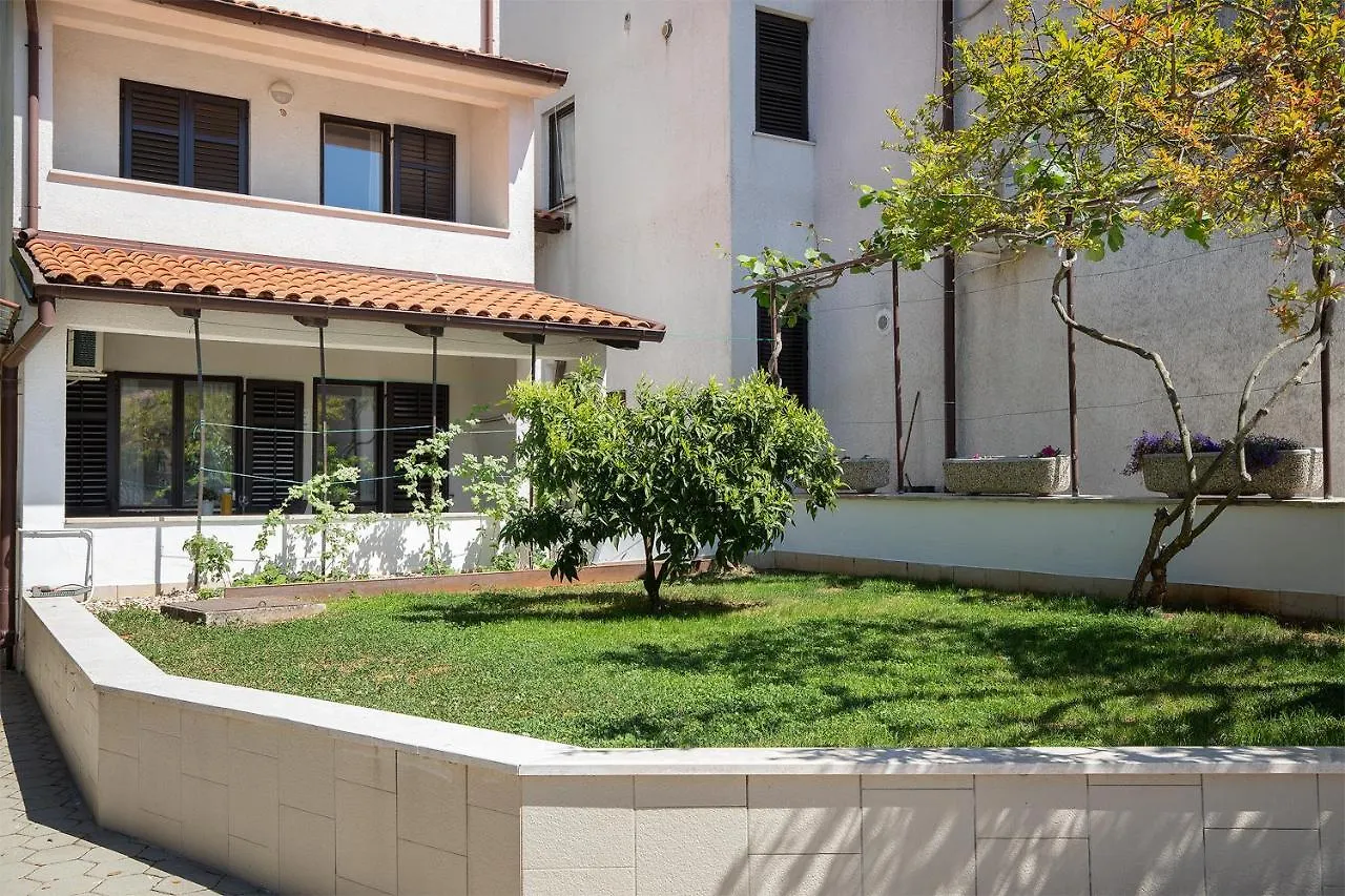 Sandy Bay Apartments - Free Mountainbike Rental - Pjescana Uvala